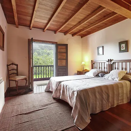 Cozy In Pilona With Mountain View