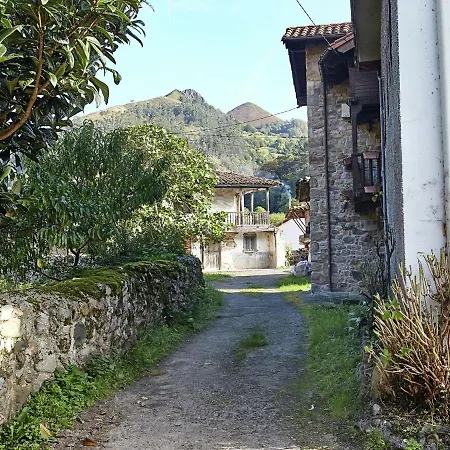 Cozy In Pilona With Mountain View *