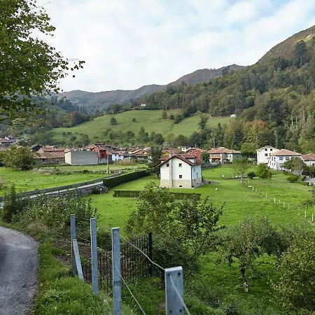 Cozy In Pilona With Mountain View *
