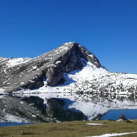 Cozy In Pilona With Mountain View *
