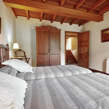 Cozy In Pilona With Mountain View